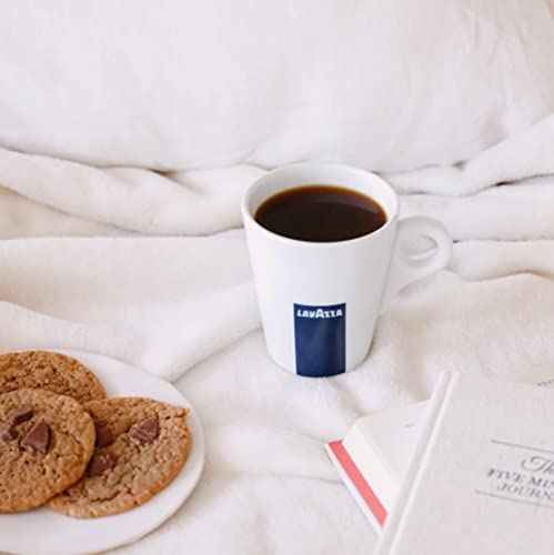 Lavazza Classico Single-Serve Coffee K-Cup® Pods for Keurig® Brewer, Medium Roast, Caps Classico, 32 Count (Pack of 4) Full-bodied medium roast with rich flavor and notes of dried fruit, Value Pack