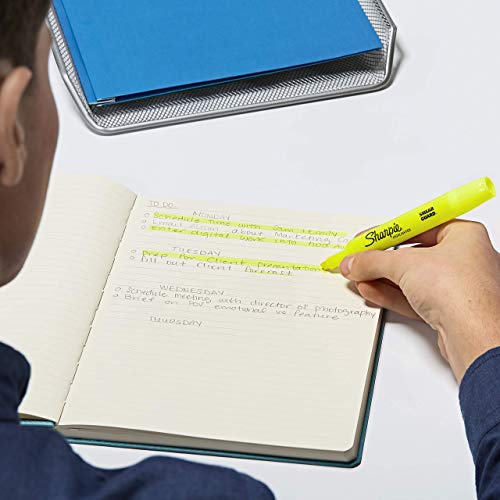 Fluorescent Yellow Tank Style Highlighters, Chisel Tip (Box of 36)