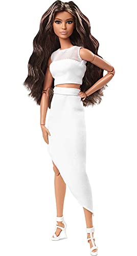 Barbie Signature Barbie Looks Doll (Brunette Wavy Hair) Fully Posable Fashion Doll Wearing White Skirt and Top, Gift for Collectors