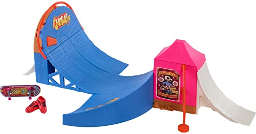 Hot Wheels Skate Amusement Park Skate Set, with 1 Exclusive Tony Hawk Fingerboard & 1 Pair of Skate Shoes, Kid-Activated Sounds, Toy for Kids