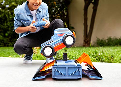 Hot Wheels RC Trick Truck Transforming Stunt Park, vehicle