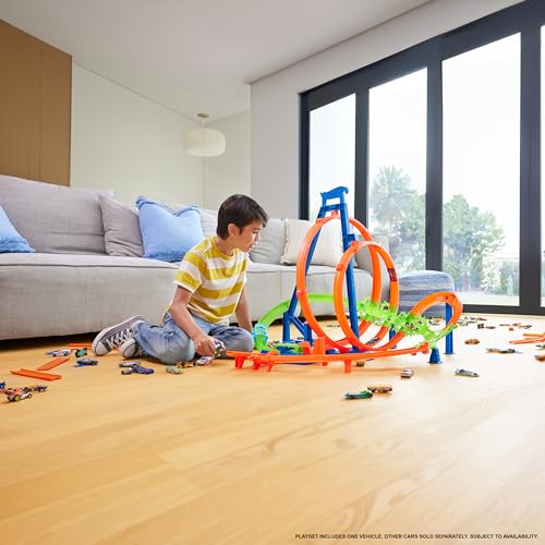 Hot Wheels Track Set, Epic Crash Dash with 5 Crash Zones, Motorized Bo