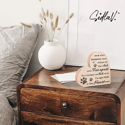 SEDLAV Pet Memorial Bereavement Gifts - Quality Wooden Heart-Shaped Decoration with Paw Prints - Ideal Dog Condolence Gift, Expressive Pet Sympathy Cards Included