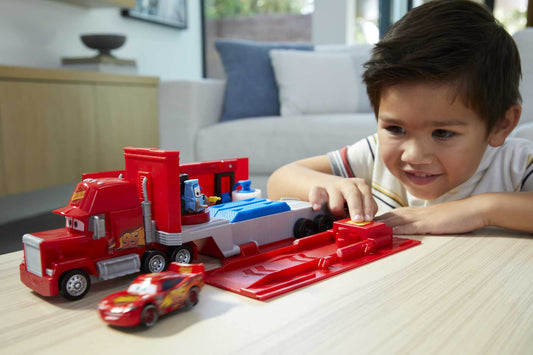 Mattel Disney Pixar Cars Transforming Mack Playset, 2-in-1 Toy Truck & Tune-Up Station with Launcher, Lift & More, Movie-Inspired Graphics, for Kids Ages 4 Years Old & Up