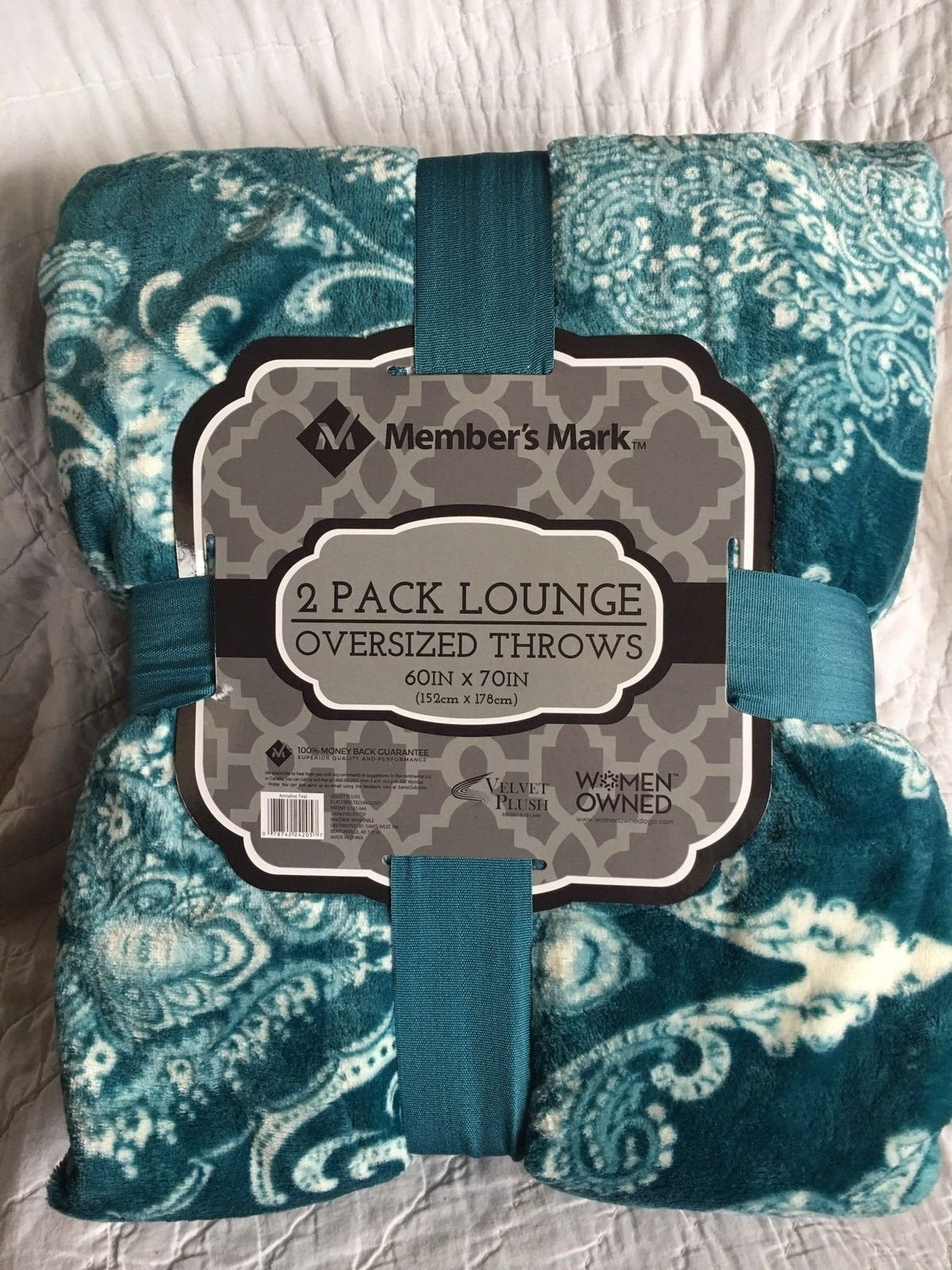 Member's Mark 2 Pack Lounge Oversized Throws (Llamas, 60" X 70")